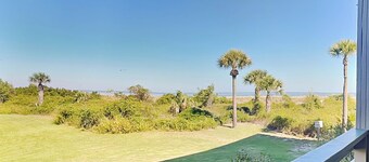 Tranquil Views Just Steps From The Sand, Large Balcony + Pool Access