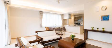 Comfort Condo | Living area