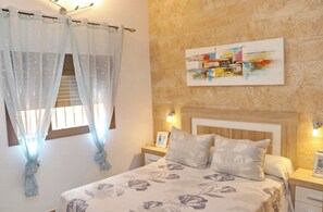 1 chambre, fer et planche Ă repasser, Wi-Fi, draps fournis