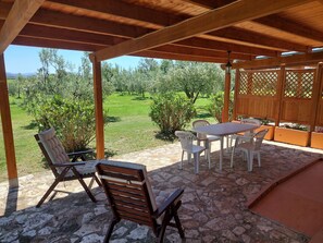 屋外ダイニングエリア