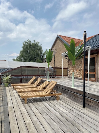 Terrace/patio. Belle Epoque caravans of Saint-Pardoux- 63440 4 places