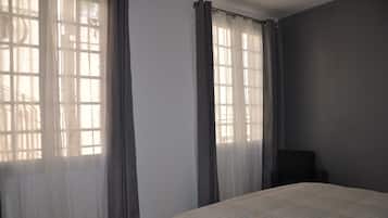 1 bedroom, iron/ironing board, travel crib, WiFi