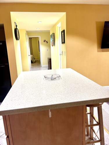 Cozy and Charming Guest Suite for Extended Stay