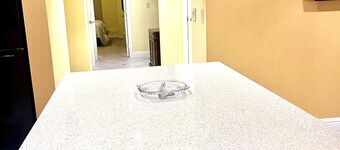 Cozy and Charming Guest Suite for Extended Stay