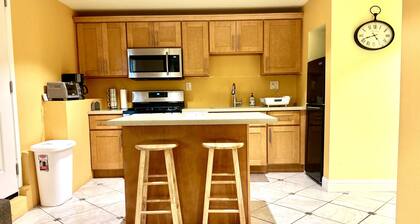 Cozy and Charming Guest Suite for Extended Stay