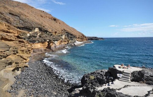 Sunny 2-makuuhuoneet, joissa on suuri terassi. WiFi