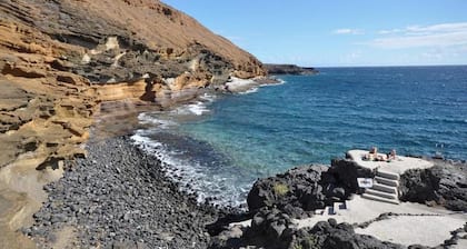 Sunny 2-makuuhuoneet, joissa on suuri terassi. WiFi