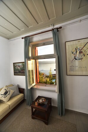 Smart TV, fireplace, books - Self Catering Villa in Molyvos With Private Pool and Sea View (Mytilene)