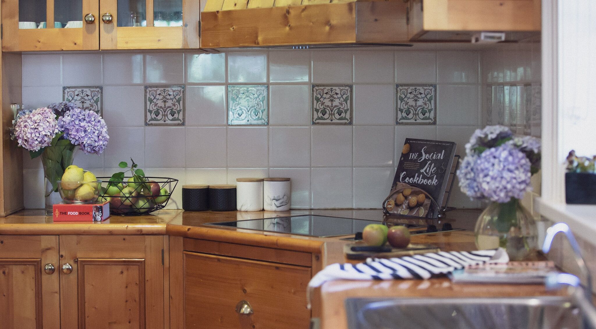 CLAYFIELD HOMESTEAD - rustic country accommodation — image 2