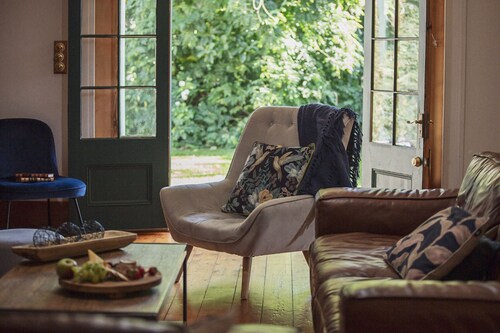 CLAYFIELD HOMESTEAD - rustic country accommodation