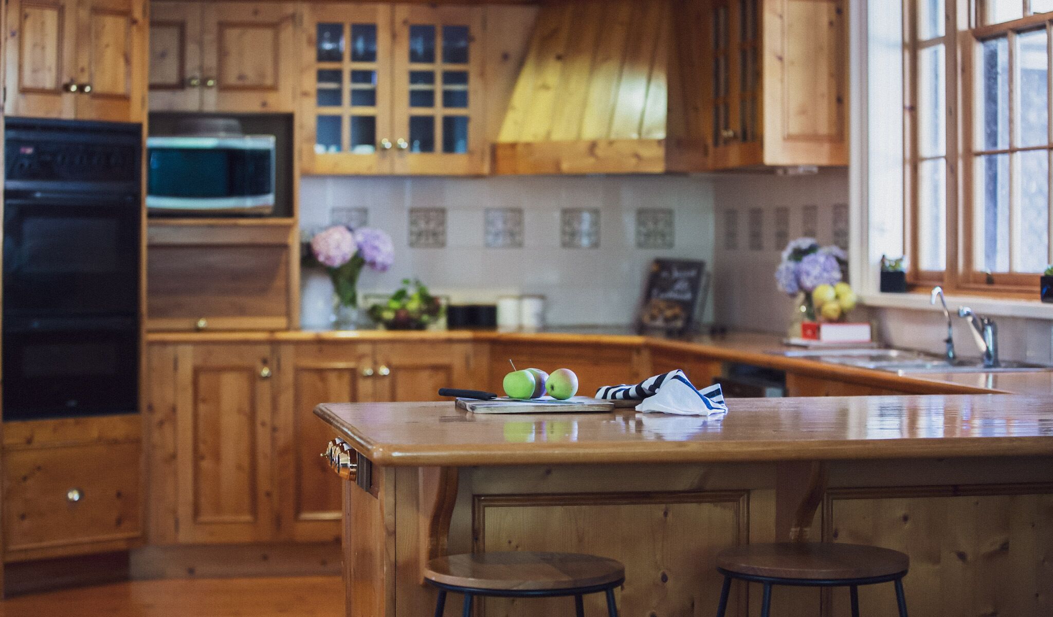 CLAYFIELD HOMESTEAD - rustic country accommodation — image 7