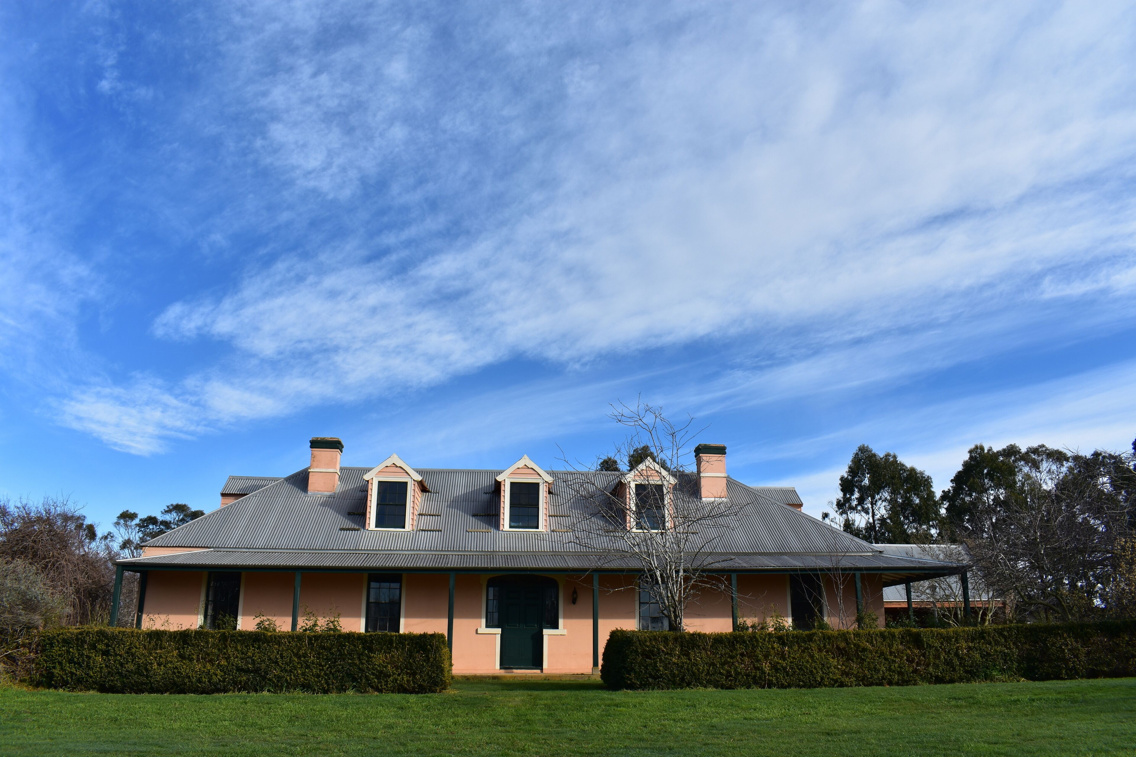 CLAYFIELD HOMESTEAD - rustic country accommodation