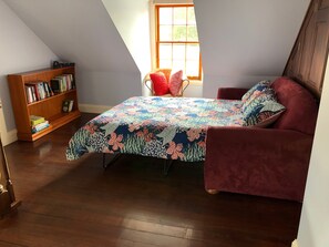 6 bedrooms, desk, iron/ironing board, free WiFi - CLAYFIELD HOMESTEAD - rustic country accommodation (Bishopsbourne)