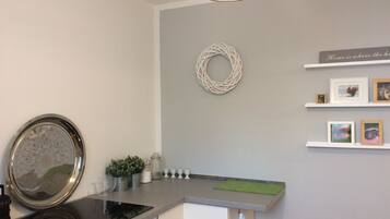 Oven, dishwasher, toaster, highchair