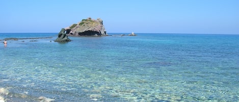 Una spiaggia nelle vicinanze