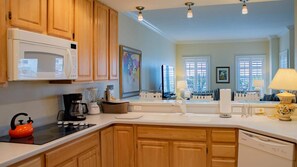 Køleskab, mikrobølgeovn, ovn, opvaskemaskine