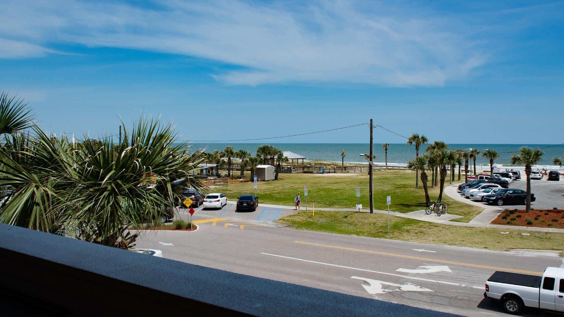 المنطقة المحيطة بالمنشأة