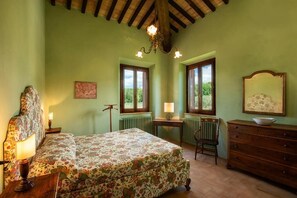 4 camere, ferro/asse da stiro, lenzuola