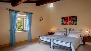 6 camere, ferro/asse da stiro, Wi-Fi, lenzuola
