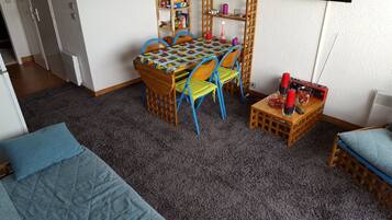 2 slaapkamers, een kluis op de kamer, een bureau