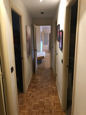 3 chambres, fer et planche à repasser, lit parapluie, draps fournis