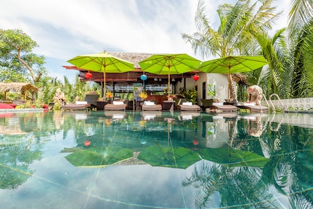 Poolside bar. ON Villas