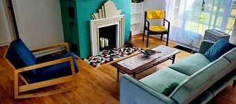 Stay in a Castle! Downtown! Best location! FREE Bikes & Kayak! 2024 Renovation!