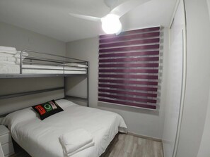 2 bedrooms, iron/ironing board, travel cot, WiFi - TOWNHOUSE WITH ENTRANCE TO AQUATIC PARK (Peñiscola)