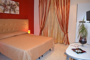 4 bedrooms, internet, bed sheets