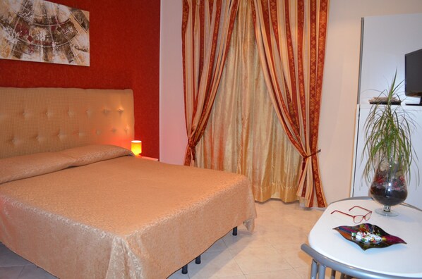 4 bedrooms, Internet, bed sheets - On the 1st floor, the room of the B & B is equipped with a flat-screen TV, cassafor (Roma)