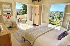 3 Schlafzimmer, Zimmersafe, Bügeleisen/Bügelbrett, Reisekinderbett