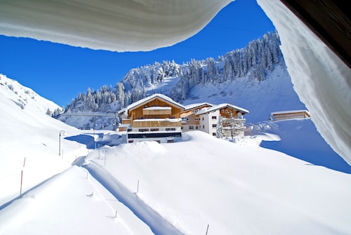 House Rothorn, Apartment Höfer for 8 people with its own sun terrace