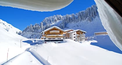 House Rothorn, Apartment Höfer for 8 people with its own sun terrace
