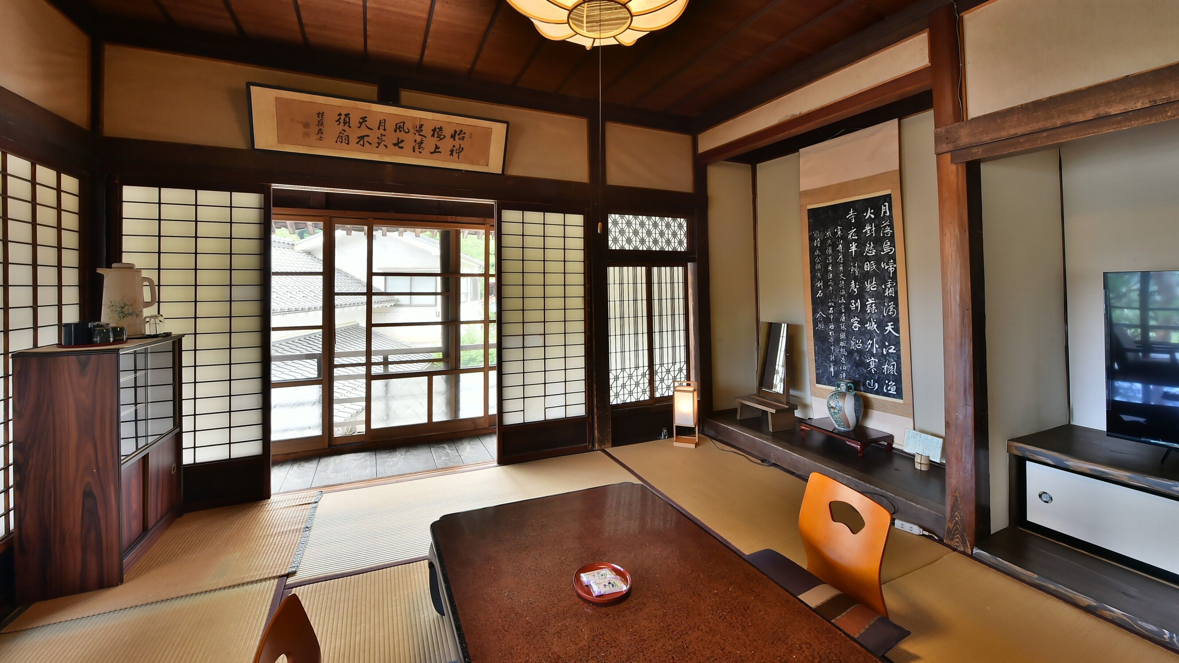 Classic Triple Room | Down comforters, WiFi (free), individually decorated