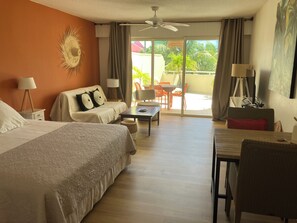 مكواة/لوح كي وواي فاي وملاءات أسرّة