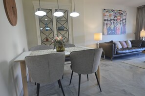 Dining - Parque Botanico Holiday Rentals (Benahavis)