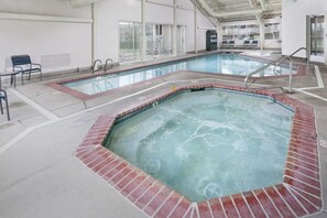 Piscine couverte, piscine extérieure