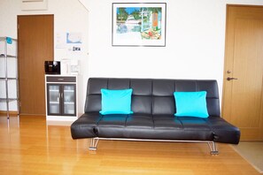 Departamento (Two-Stories) | Sala de estar | Televisión de pantalla plana 