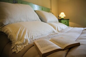 21 bedrooms, WiFi, bed sheets