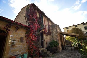 Exterior - PICCOLO BORGO in EXCLUSIVE in the green, Colline del Trasimeno - OCTOBER OFFERS (Lisciano Niccone)