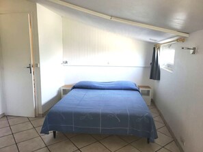 1 bedroom, iron/ironing board, free WiFi
