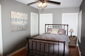 2 bedrooms, iron/ironing board, WiFi, bed sheets