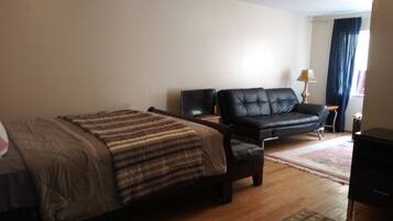 1 bedroom, desk, iron/ironing board, free WiFi