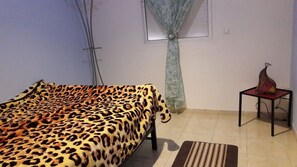 3 bedrooms, iron/ironing board, Internet, bed sheets