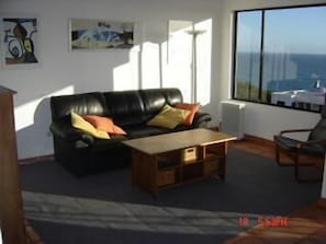 TV, DVD player - Plaza Del Mar Ocean View Condo (Rosarito)