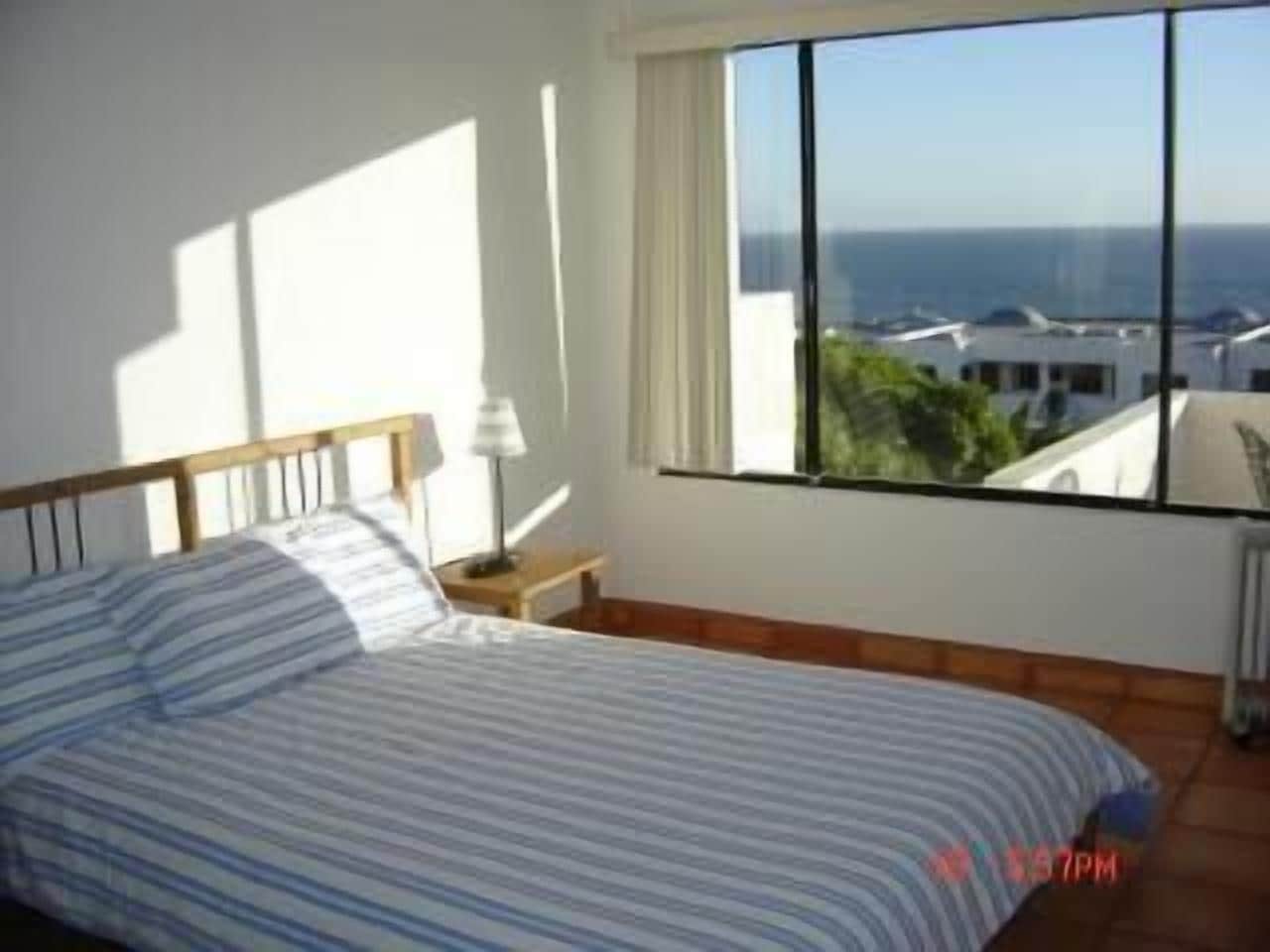 2 bedrooms, bed sheets