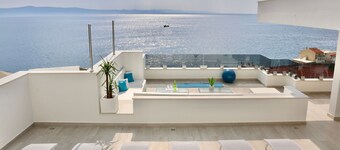 Luxurious and Modern with Pool, Roofdeck, and Views! VillaMelCroatia