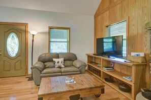 TV, fireplace, DVD player