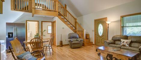 TV, fireplace, DVD player