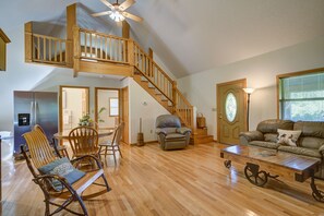 TV, fireplace, DVD player